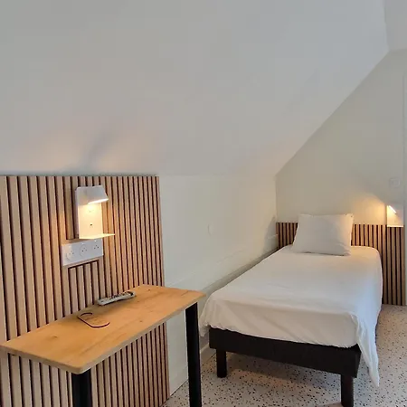 Eisenhower Hotel 2*