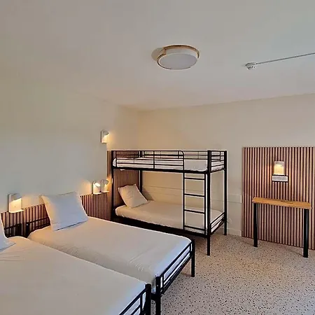 Hotel Eisenhower 2*