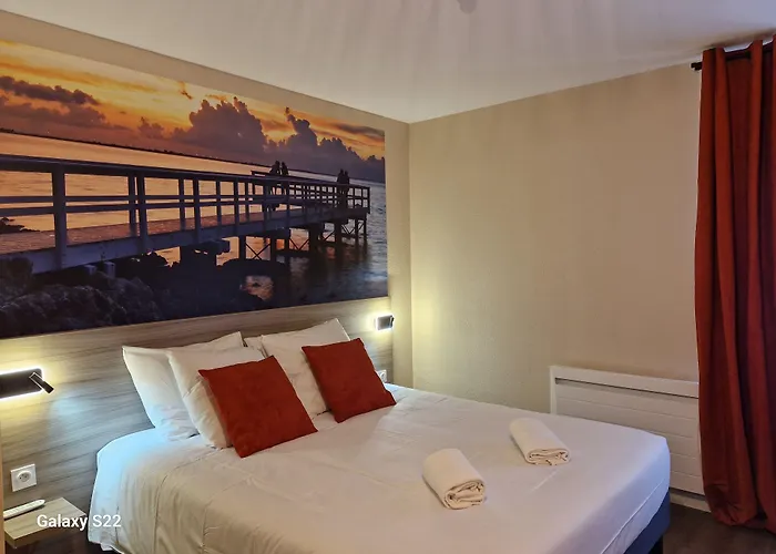 Eisenhower Hotel Port-en-Bessin-Huppain